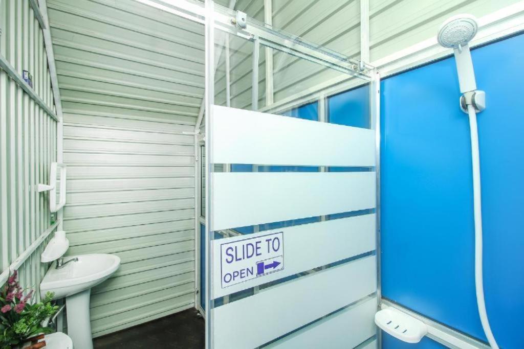 A4 Hostel Colombo Airport - Eco Lodge - Free Pickup & Drop Katunayaka Ngoại thất bức ảnh